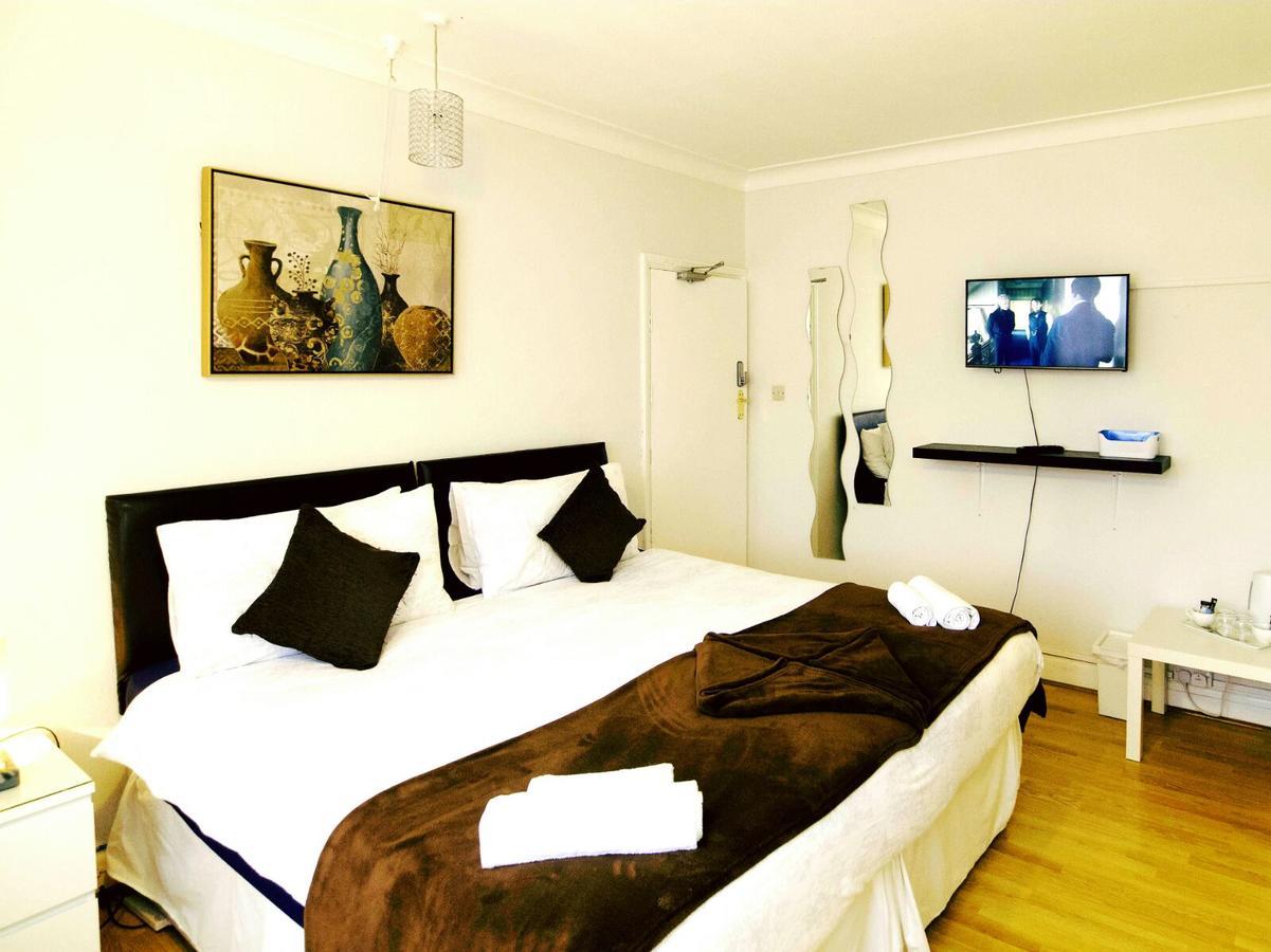 Gable Lodge London B&B Enfield Exterior photo