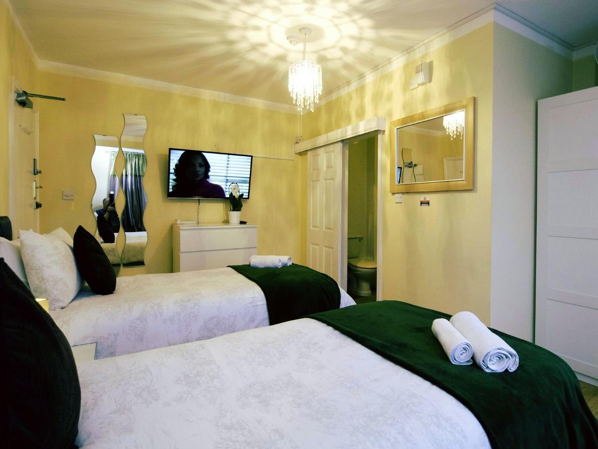 Gable Lodge London B&B Enfield Exterior photo