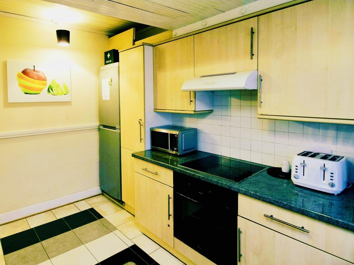 Gable Lodge London B&B Enfield Exterior photo